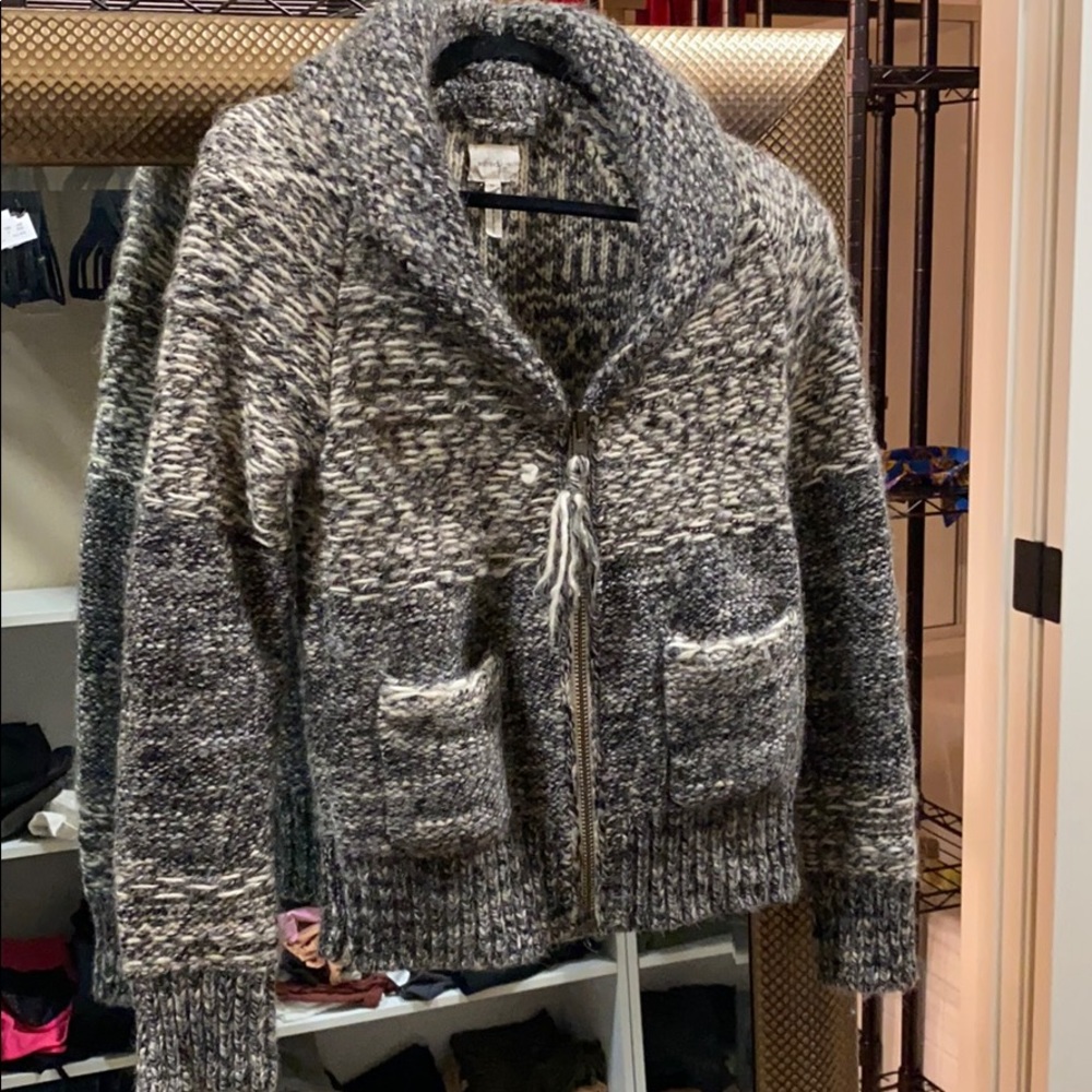 Aritzia sweater